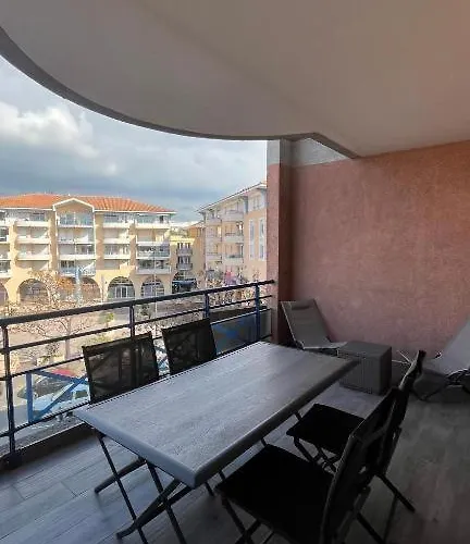 Port Fréjus, Terrasse, Wifi, Clim, à 5' * Fréjus